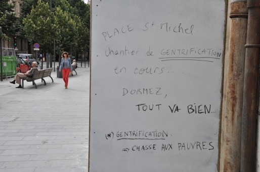 Les graffitis dénonçant la "gentrification" jalonnent le quartier (Xavier Ridon/Rue89 Bordeaux)