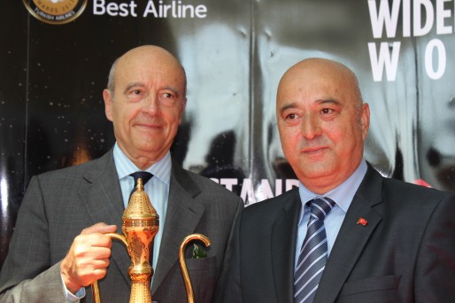 Alain Juppé a inauguré la nouvelle liaison aux côtés de Volkan Türk Vural, le consul de Turquie à Bordeaux.