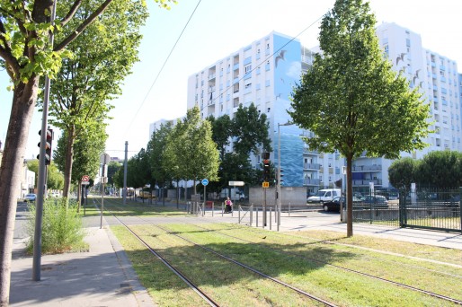 La cité HLM du Port de la Lune a dû attendre plusieurs années pour être correctement desservie par le tram (Yoann Boffo/Rue89 Bordeaux)