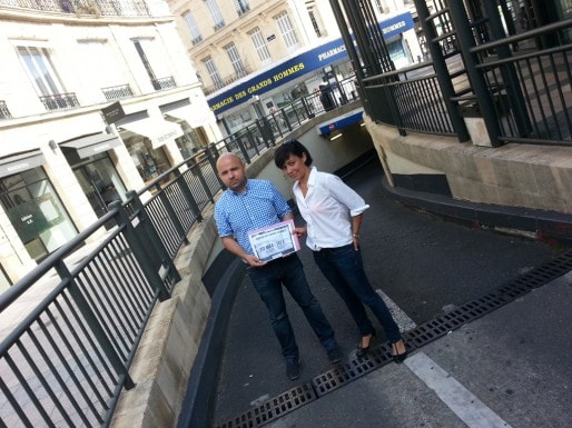 Matthieu Rouveyre et Emmanuelle Ajon devant le parking des Grands Hommes (XR/Rue89 Bordeaux)