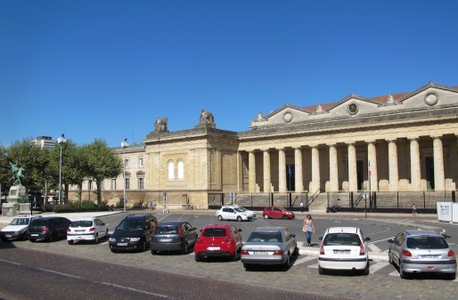 La place de la République fait surtout office de parking (SB/Rue89 Bordeaux)