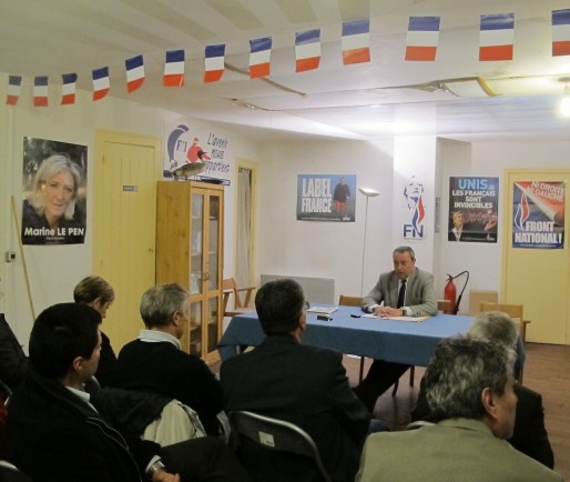 Conférence de presse de Jacques Colombier au local bordelais du FN (SB/Rue89 Bordeaux)