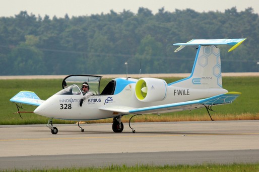 L'E-Fan, avion 100% électrique d'Airbus (Marc Schieferdecker/flickr/CC) 