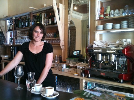 Sara Jane gérante du bar le Bourg-Joie (MO/Rue89 Bordeaux)