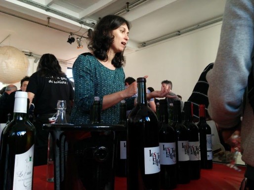 La vigneronne Valérie Godelu, dimanche au salon Rue89 des vins (Pierre France/Rue89 Bordeaux)