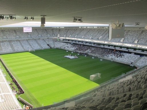 Avec 2000 invités pour 42000 places, le stade a sonné un peu creux (SB/Rue89 Bordeaux)