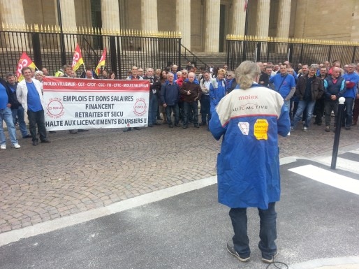 Une centaine de Molex s'est retrouvée devant la Cour d'appel de Bordeaux (Rue89 Bordeaux)