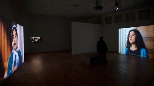 "Esas lágrimas son pocas", vue de l'installation-vidéo au centre d'art image/imatge à Orthez (2015). 
