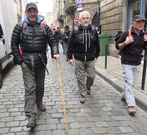 Philippe Meynard (à gauche) et ses camarades de marche en route pour Agen (SB/Rue89 Bordeaux)