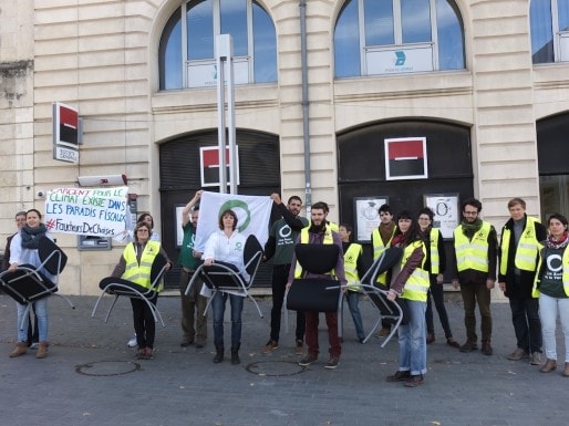 Kidnapping de chaises réussi ce jeudi à Bordeaux (SB/Rue89 Bordeaux)