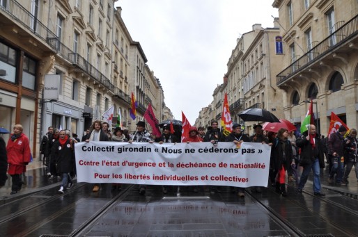 Plus d'un millier de personnes a défilé contre l'état d'urgence à Bordeaux (Xavier Ridon/Rue89 Bordeaux)