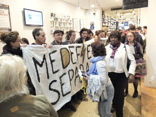 Echange entre militants et clients ce mercredi chez Mollat (SB/Rue89 Bordeaux)