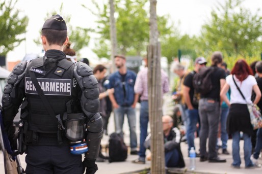Des dizaines de militants ont étés bloqués plusieurs heures par les forces de l'ordre (CP/Rue89 Bordeaux)