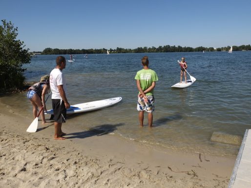 Activité stand-up paddle sur le lac (SB/Rue89 Bordeaux)