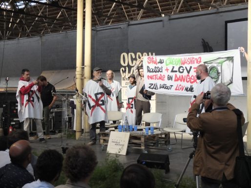 Intervention des militants anti-LGV vendredi à l'Ocean Climax (SB/Rue89 Bordeaux)