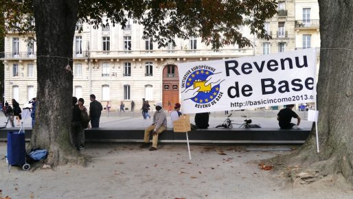 Banderole à Bordeaux lors de l'Initiative européenne pour le revenu de base, en 2013 (MRB/flickr/CC)