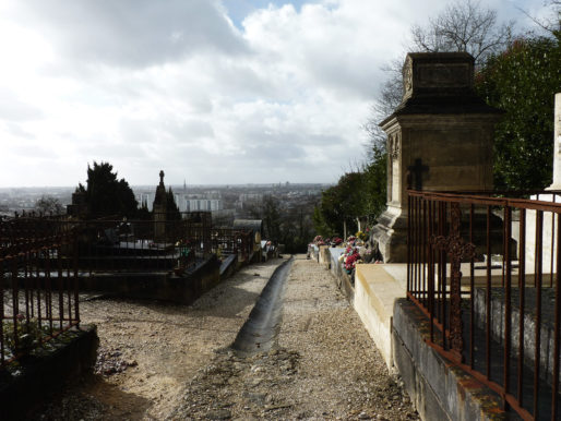 Vue sur Bordeaux depuis le cimetière Saint-Romain à Cenon (GPV)