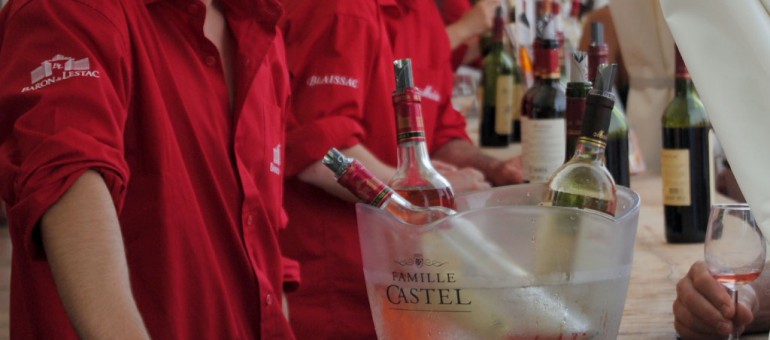Bordeaux fête le vin… sans finir bourré : promis, juré, craché ?