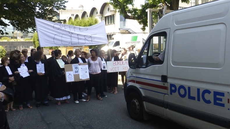 A Bordeaux, les greffiers bloquent le Tribunal