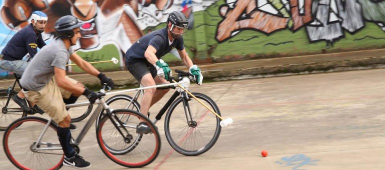 Tournoi international de Bike Polo à la Caserne Niel