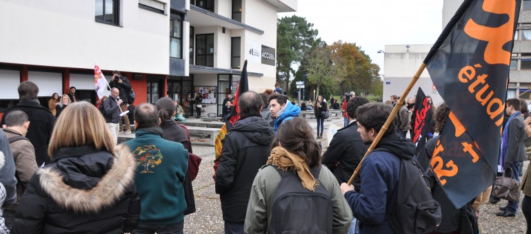 Etudiants et enseignants bordelais contre les « économies de bouts de ficelle »