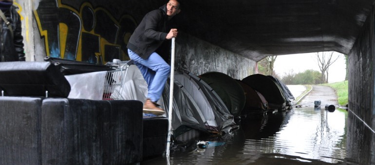 Demandeurs d’asile : le bidonville du pont Saint-Jean
