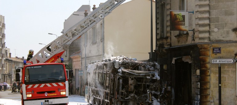 Un bus hybride TBC prend feu à Bordeaux