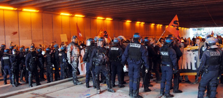 La police bloque « la partie jeune » à la manif contre la loi Travail