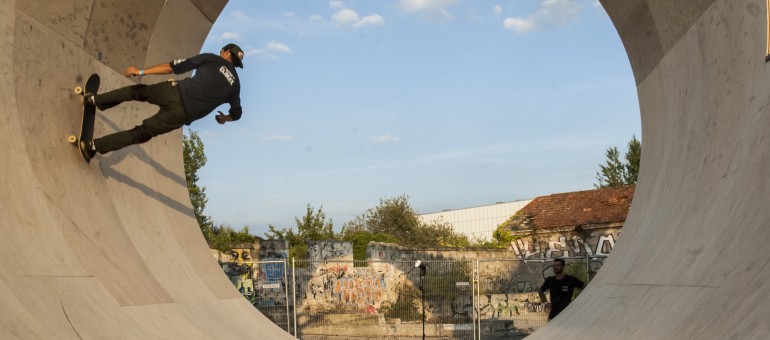 Non, Darwin ne roule pas pour Juppé, même en skate