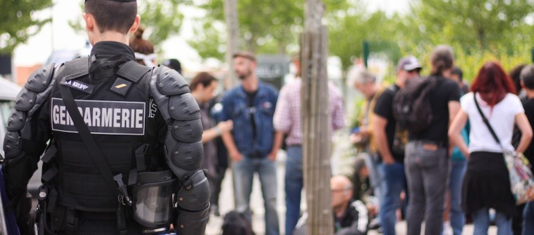 Des militants anti-loi travail encerclés façon Alamo