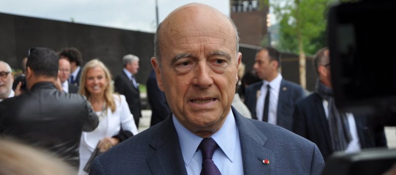 Alain Juppé publie un « simple manifeste » pour rajeunir la droite