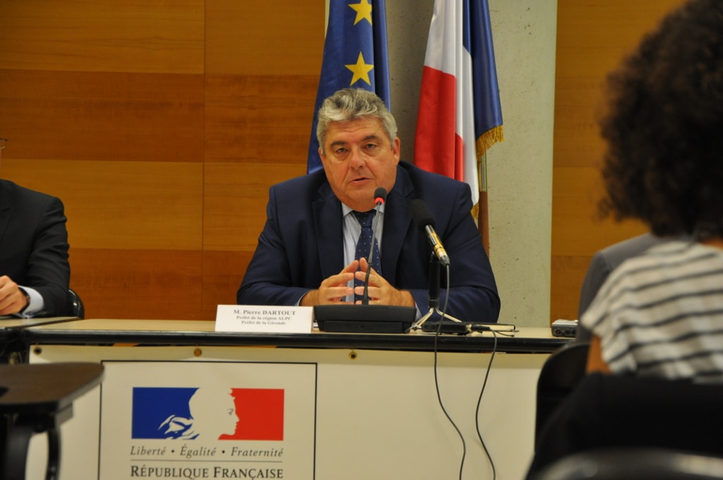 Le préfet de Gironde loue la déontologie de la police en manif