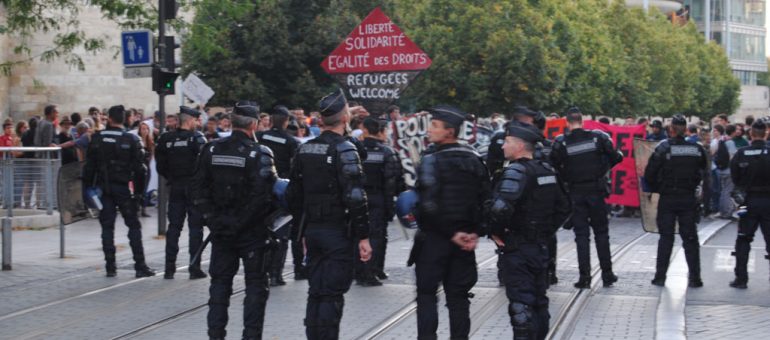 Accueil des migrants : manif et contre-manif tenues à distance