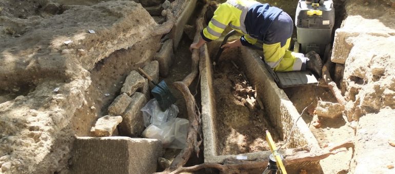 Des sarcophages du Moyen-Âge découverts à Bordeaux