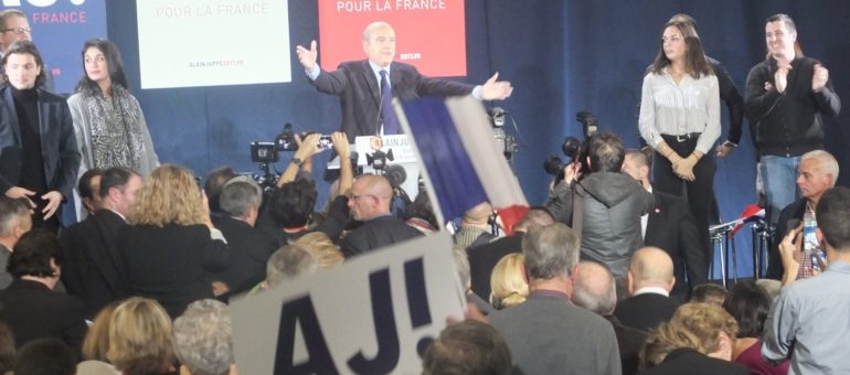A domicile, Alain Juppé tacle les populistes