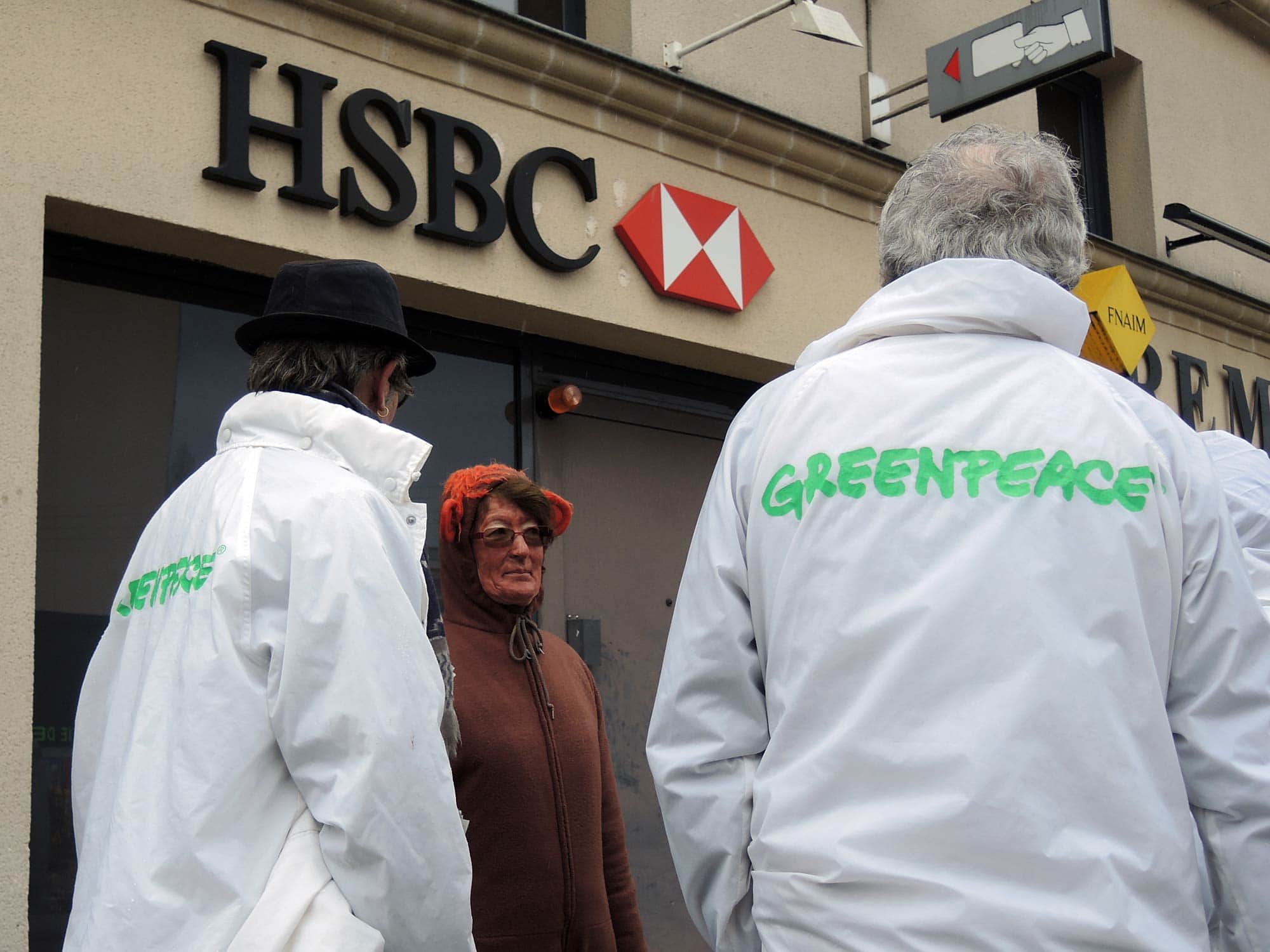 Déforestation et huile de palme : Greenpeace demande des comptes à HSBC