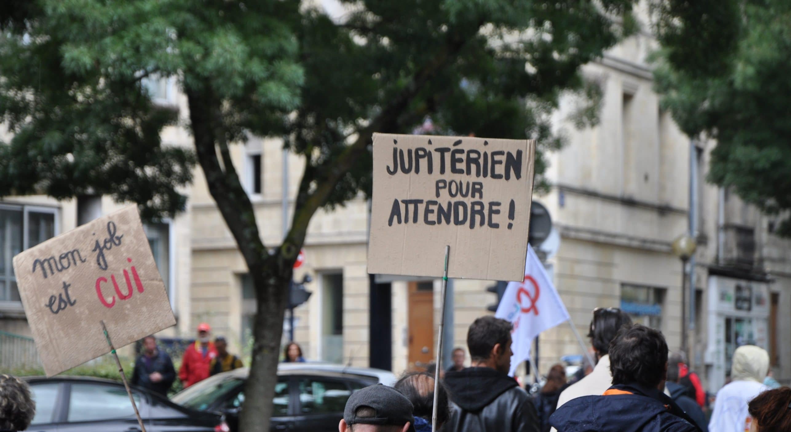 Plus de 10000 fainéants marchent contre la Loi Travail à Bordeaux