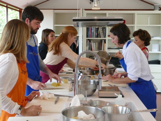 A Côté cours, à Bouliac, on apprend à concocter des repas d'exception idéaux pour les fêtes. Encore faut-il savoir les reproduire!