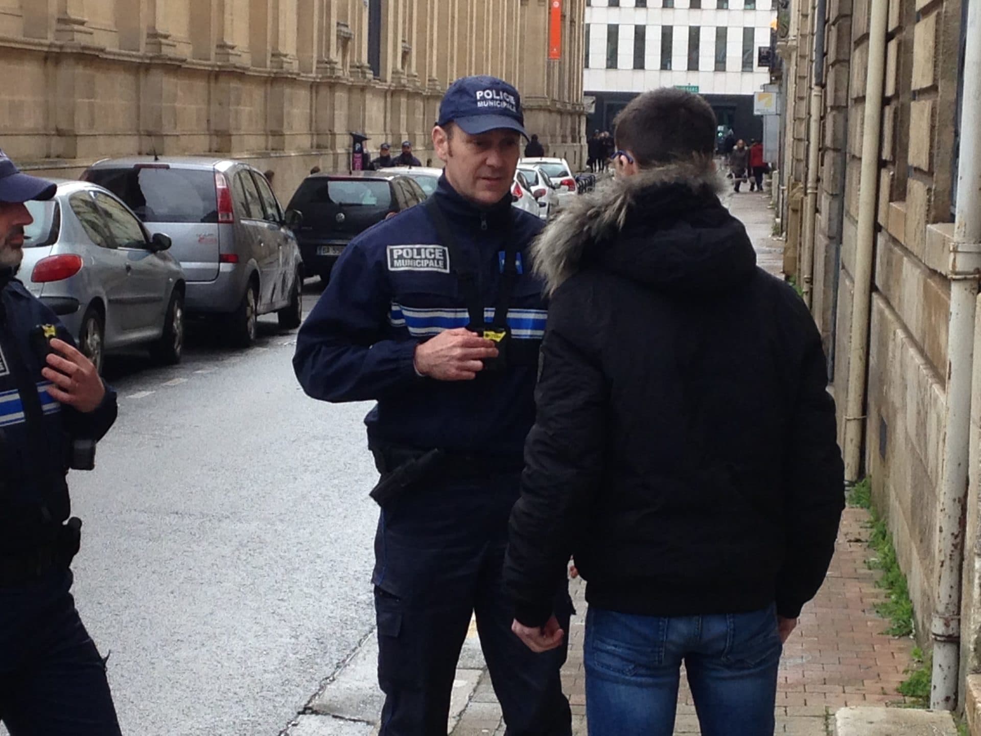 La police municipale de Bordeaux teste les caméras piétons