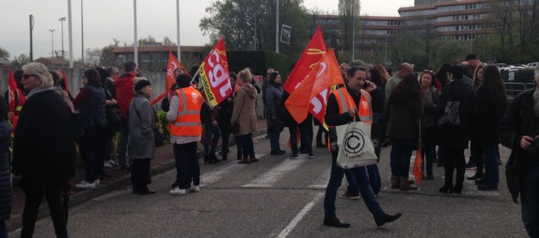 A Eysines, les salariés de Pages Jaunes voient rouge contre le plan social