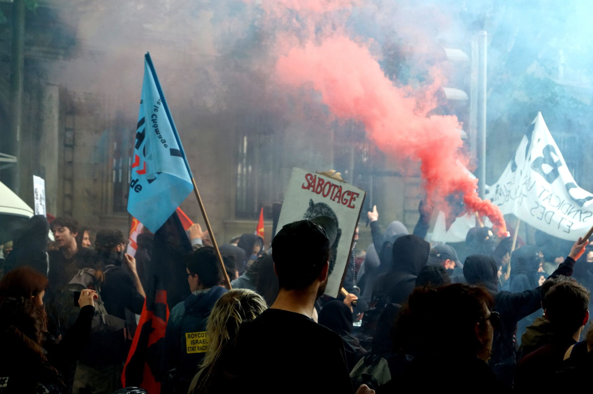 1er mai à Bordeaux : un défilé « pour défendre tous les travailleurs »
