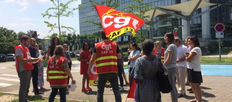 Les employés de la CAF Gironde mobilisés contre la suppression de 50 postes