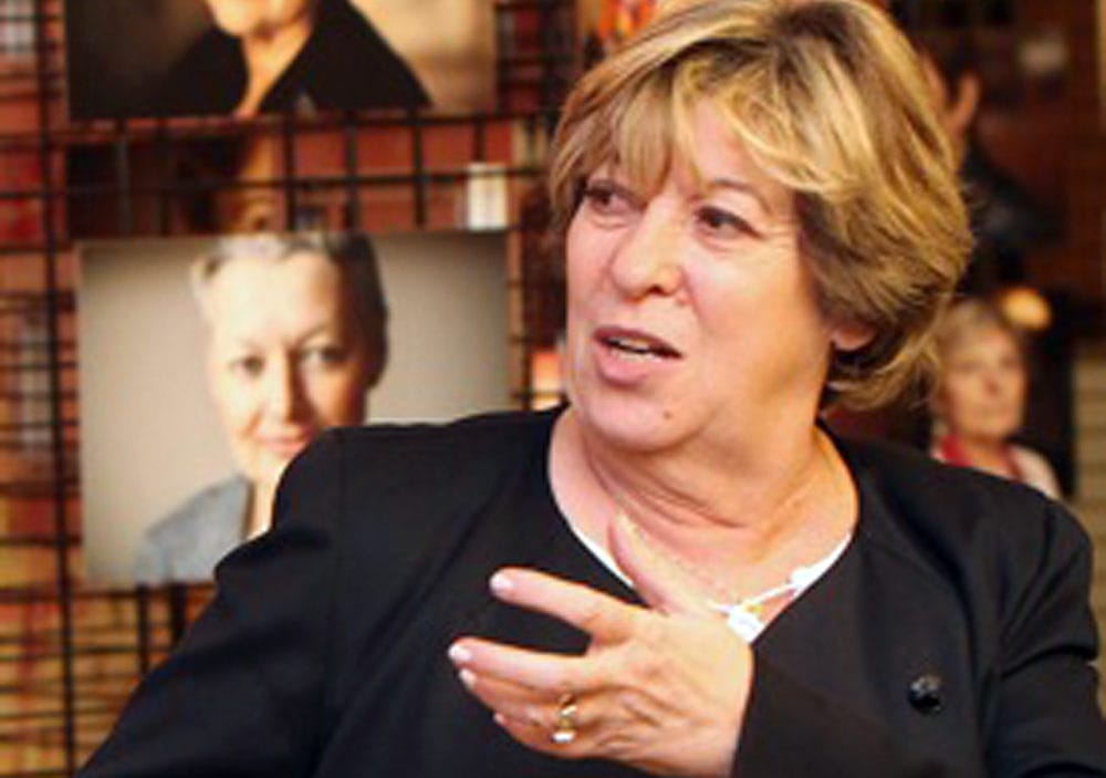 En rejoignant LREM, la sénatrice Françoise Cartron vire à droite selon le PS