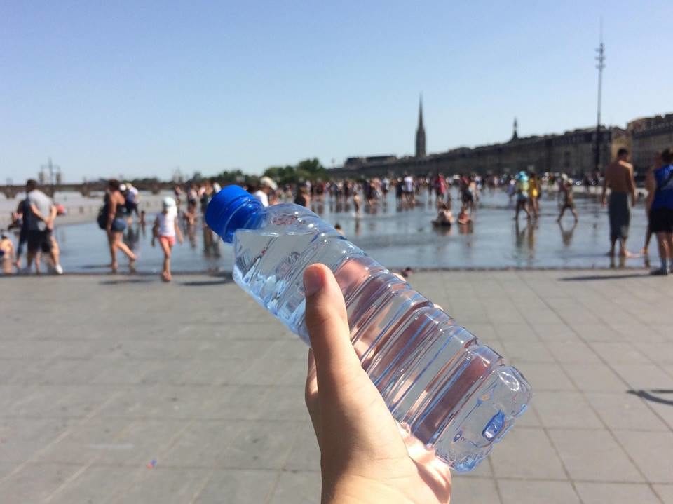 Canicule : où boire de l’eau à Bordeaux, et à quels prix ?