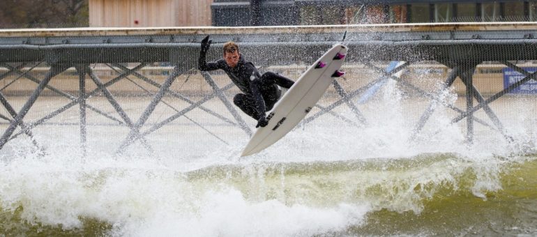Surf : mais pourquoi construire des méga piscines à vagues près de l’océan ? (1)