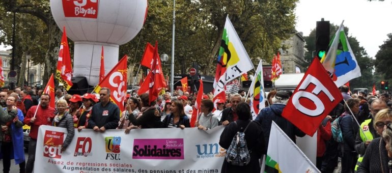 Du Aznavour, un Gaulois et 5000 manifestants contre la « casse sociale » à Bordeaux