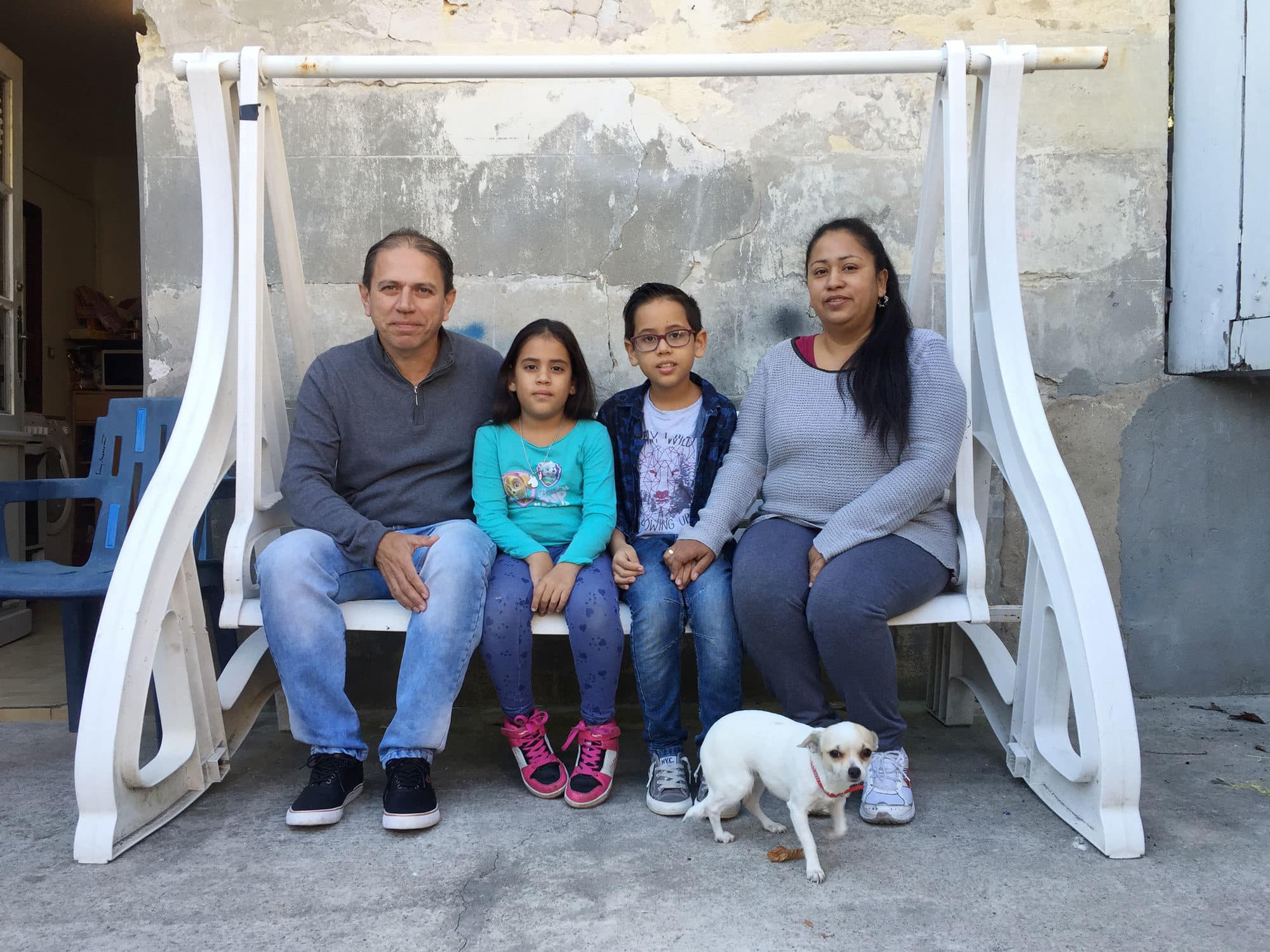 Une famille colombienne, avec logement et revenus, menacée d’expulsion