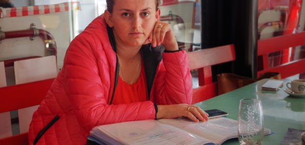 Malgré 4 ans de bénévolat au service de l’Etat, Drita est menacée d’expulsion