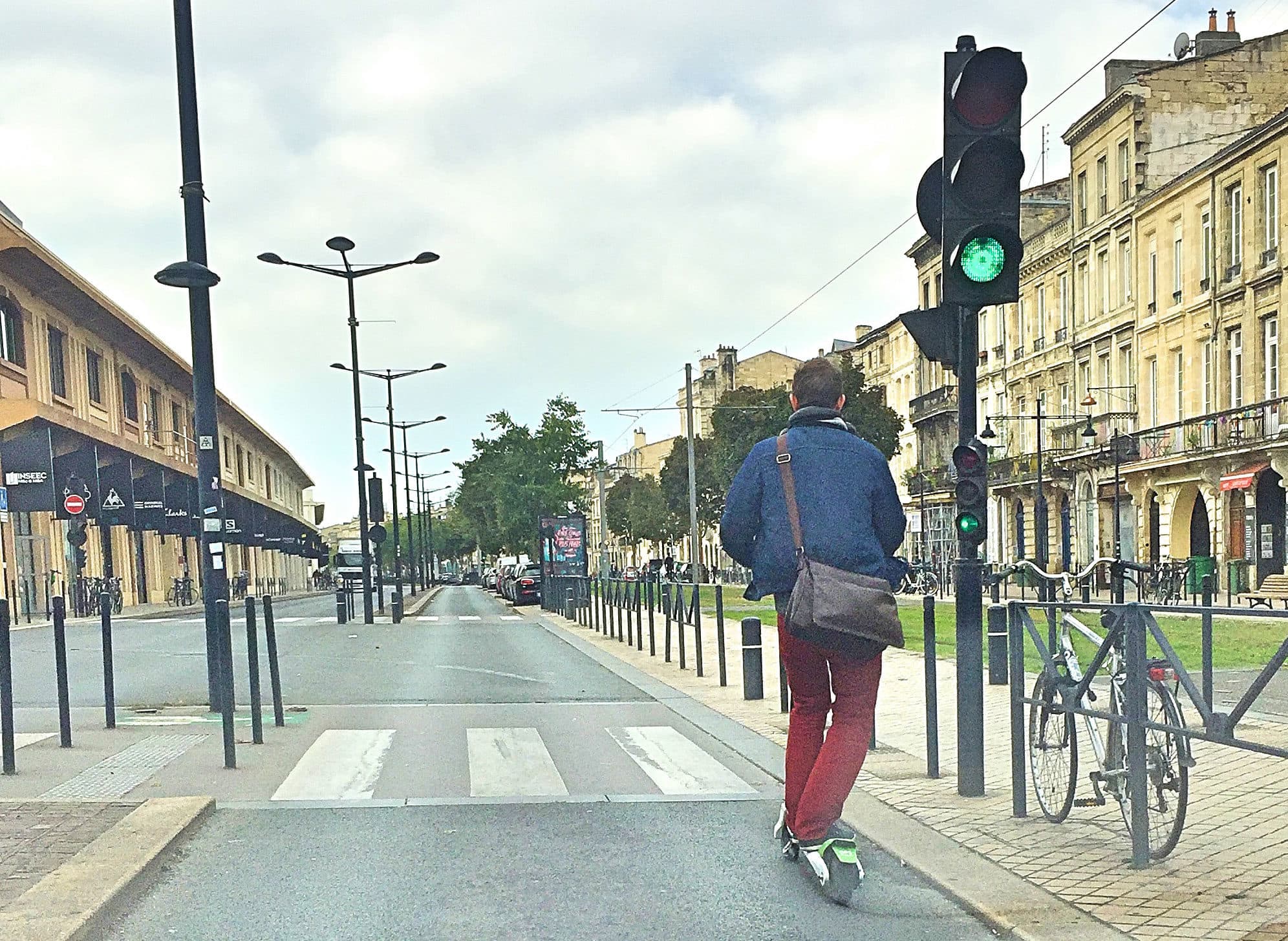 Où et comment rouler à vélo, trottinette, hoverboard et monoroue à Bordeaux ?