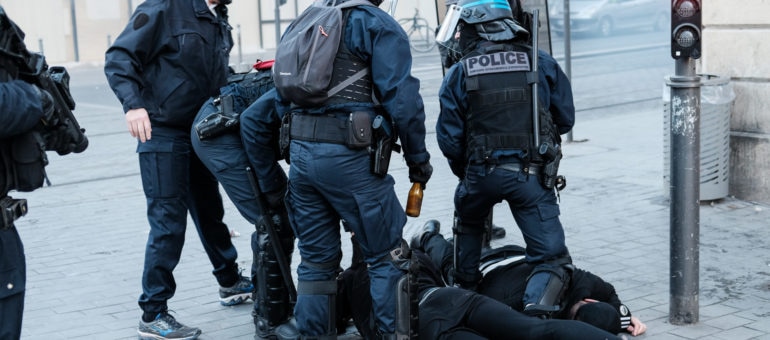 Un an après, les Gilets jaunes face à l’impunité des violences policières